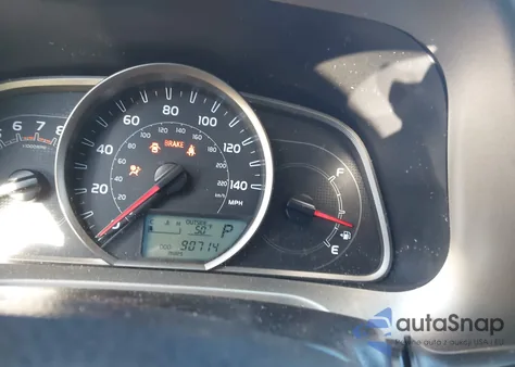 2014 Toyota Rav4 Le z USA, uszkodzony, nr VIN JTMZFREV5EJ021622